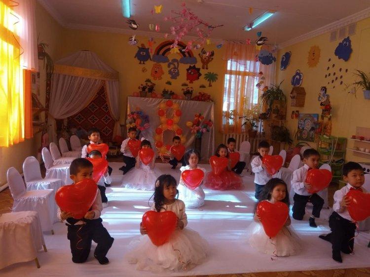 8 Наурыз мерекесі "Құлыншақ" тобы.