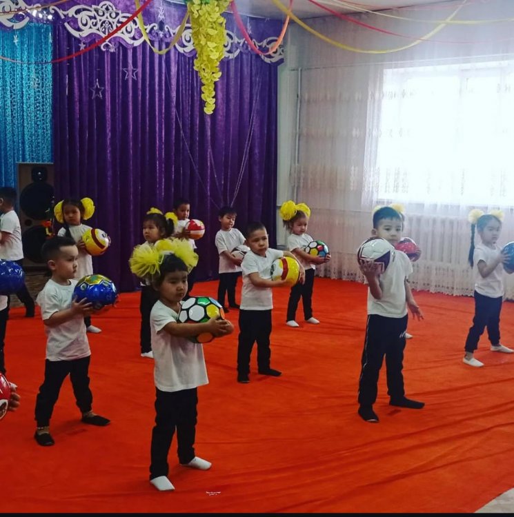 Мен спортты сүйемін. "Қарлығаш" ересек тобы