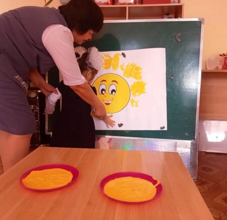 Шығармашылық саласы. Сурет салу. Көңілді күн шуағы. "Құлыншақ"кіші тобы