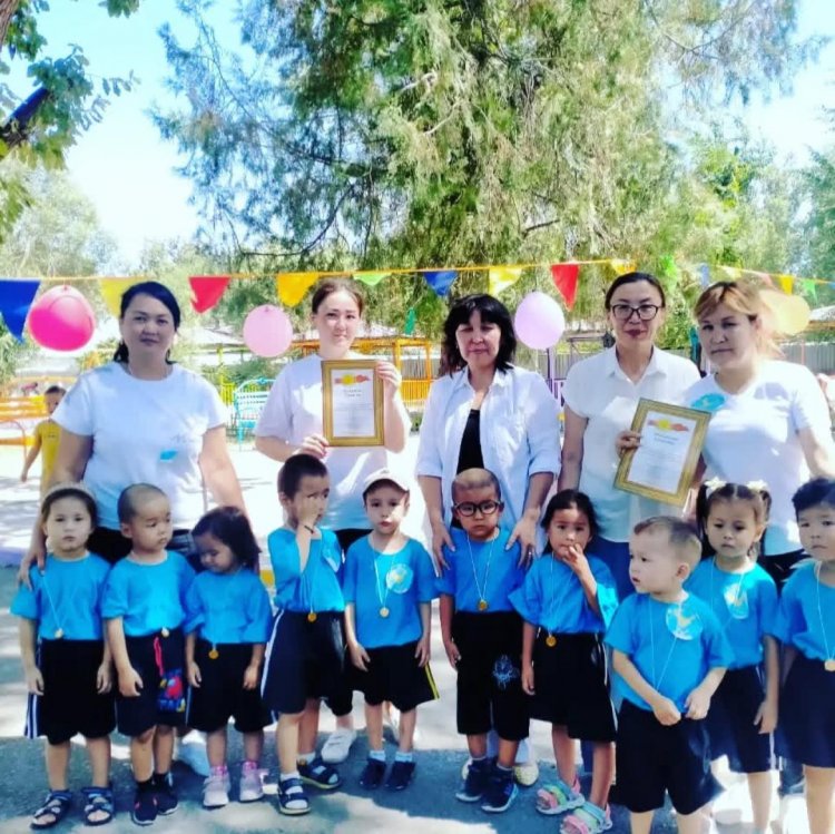 Эстафеталық ойындар. "Балдырған" ересек тобы