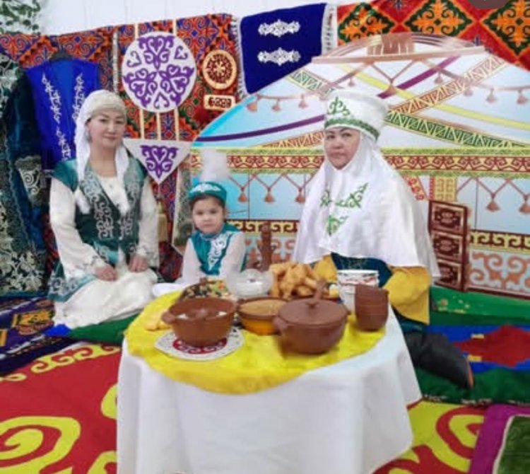 Әжем, анам және мен.