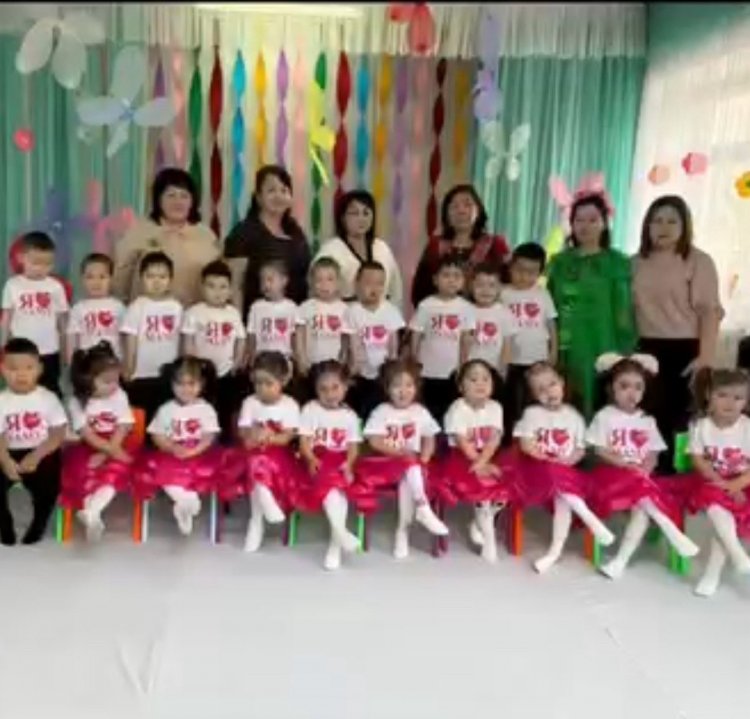 "Балдырған" ортаңғы топ. "Аяулы анашым"